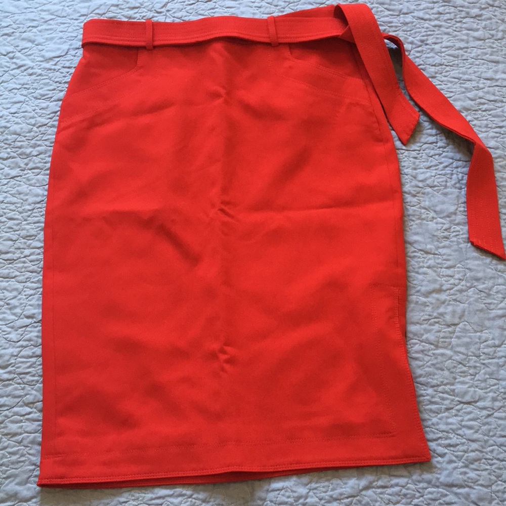 Banana republic size 6 red pencil skirt w/tie belt